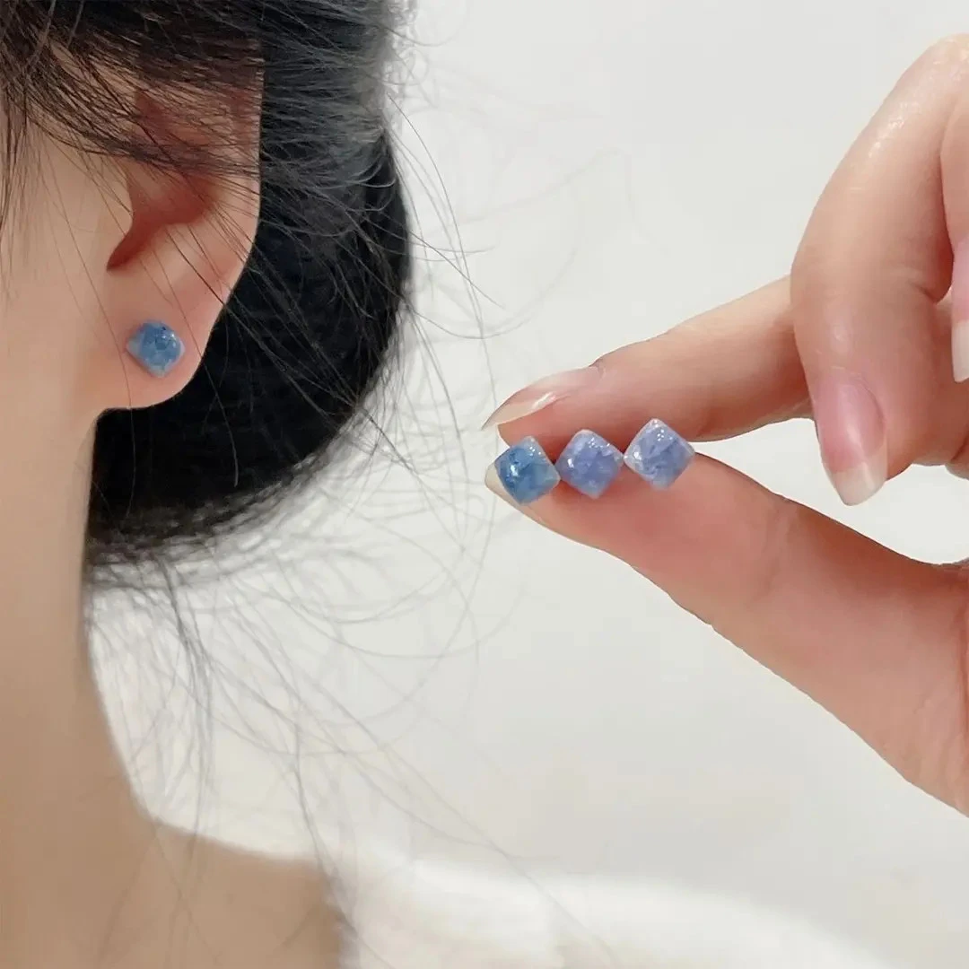 蓝色冰裂纹方形耳钉小巧小众简约学生女小清新甜美
