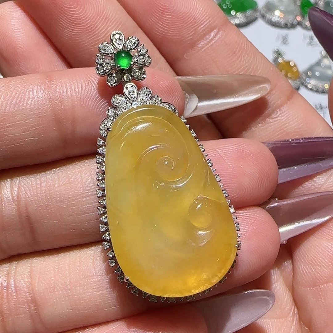 【闪购商品】颈饰18K金镶嵌翡翠天然