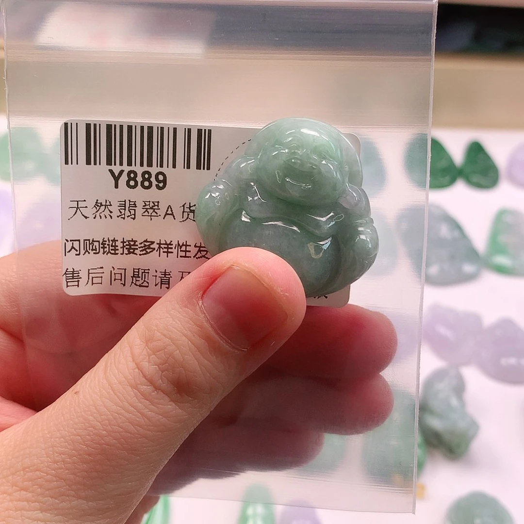 翡翠颈饰未镶嵌佛公