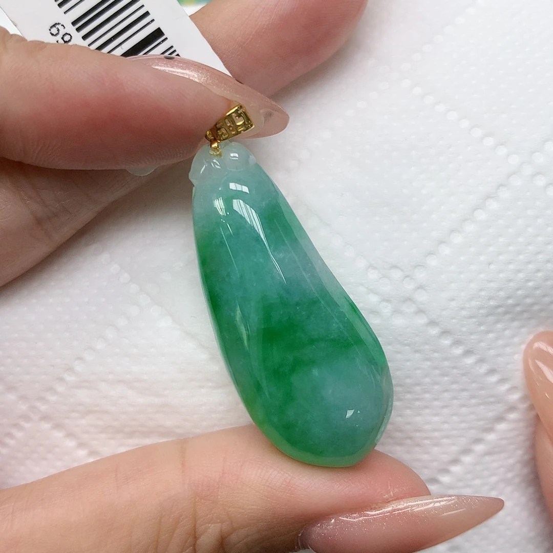 颈饰18K金镶嵌翡翠