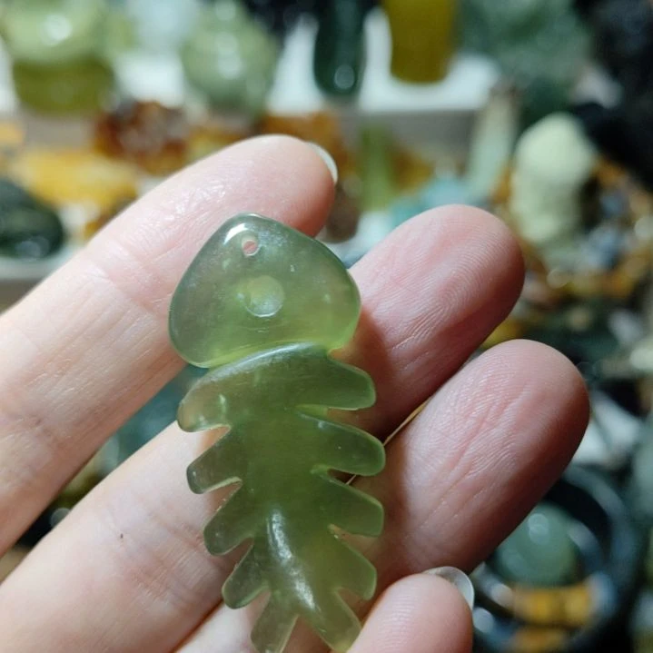 岫玉未镶嵌挂坠款式