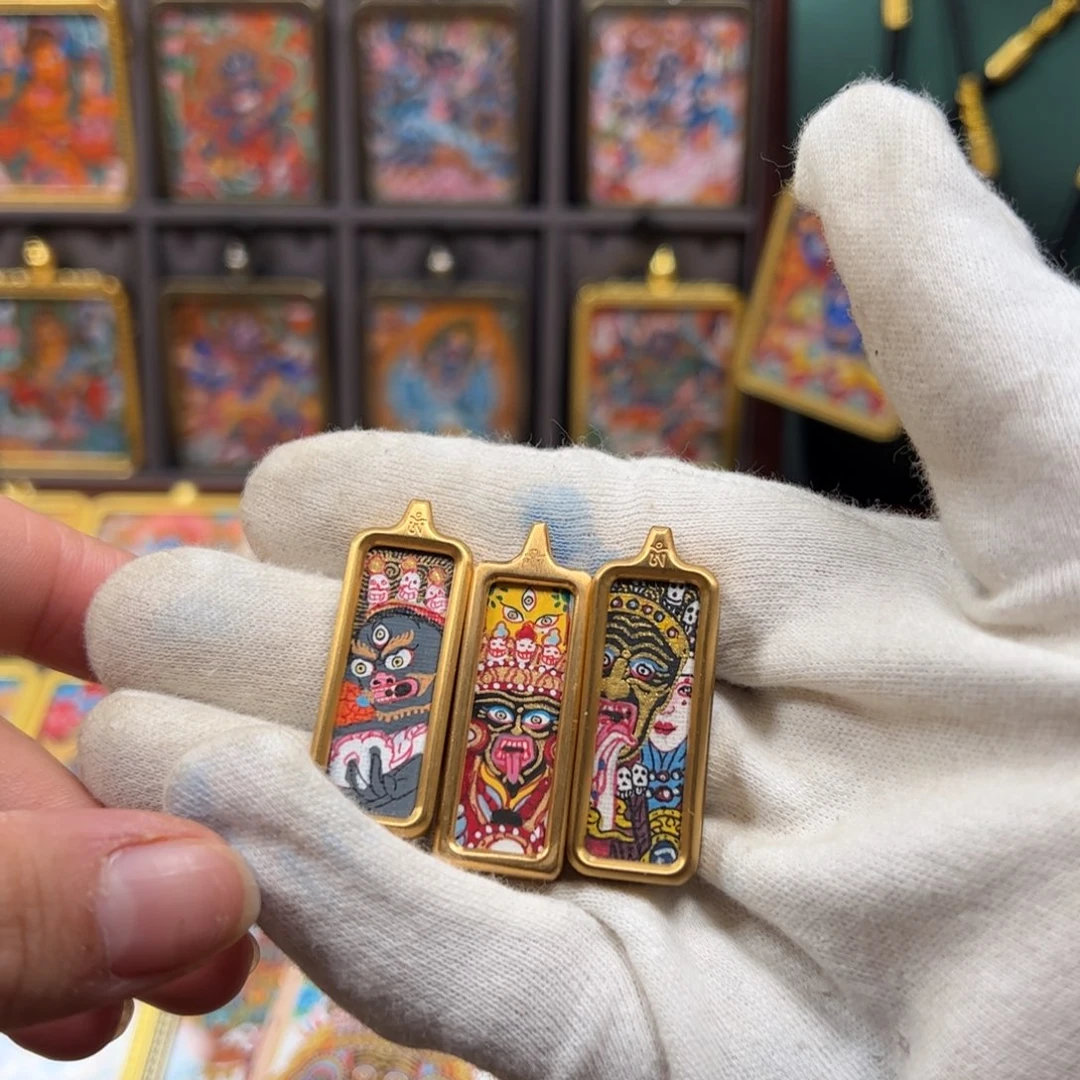 吊坠小金条题材唐卡作品