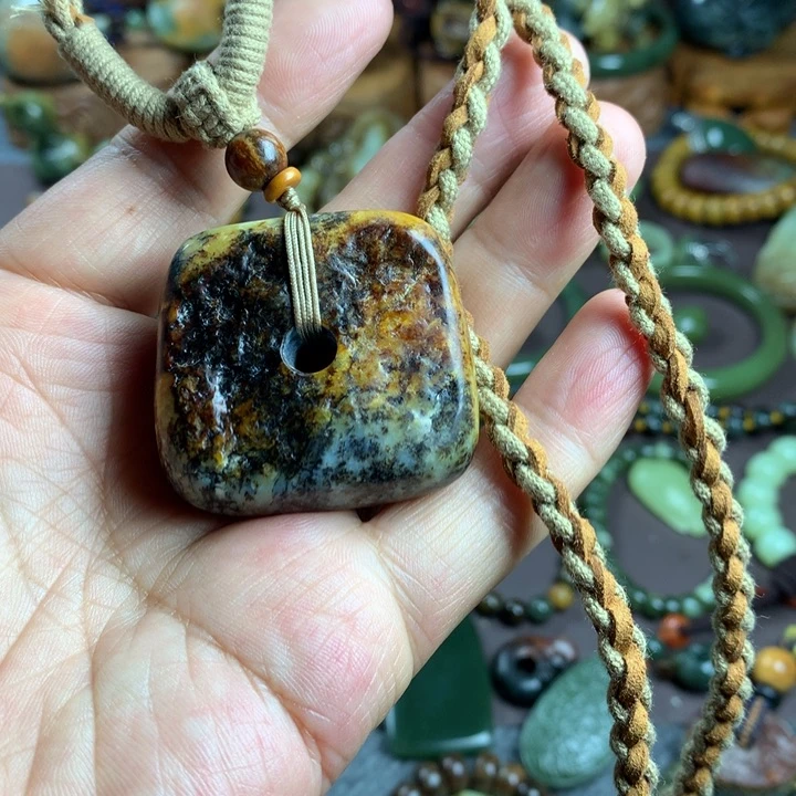 岫岩河磨玉（透闪石质玉）未镶嵌吊坠(赠链)?****?