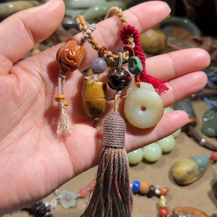 岫岩老玉（透闪石质玉）包包挂未镶嵌忆