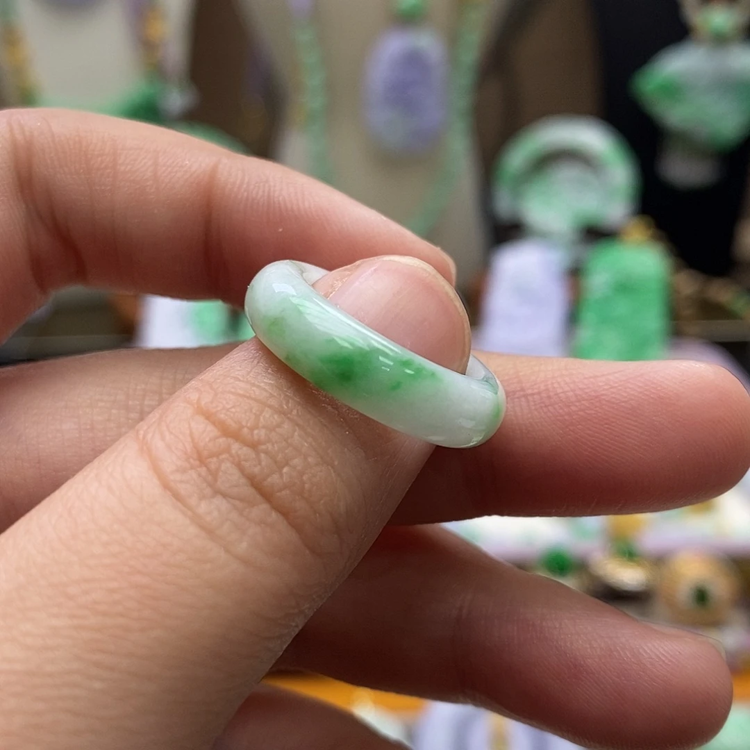 翡翠未镶嵌颈饰戒圈13