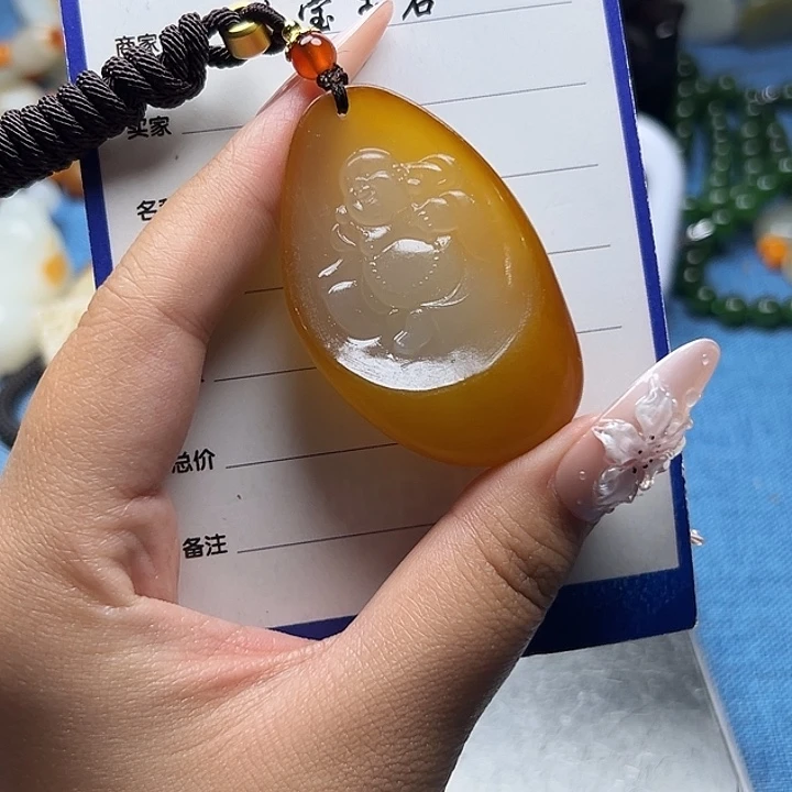 和田玉未镶嵌颈饰向****赚