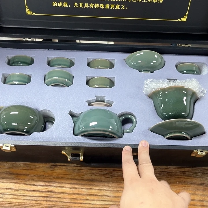 孤品茶具套装等。