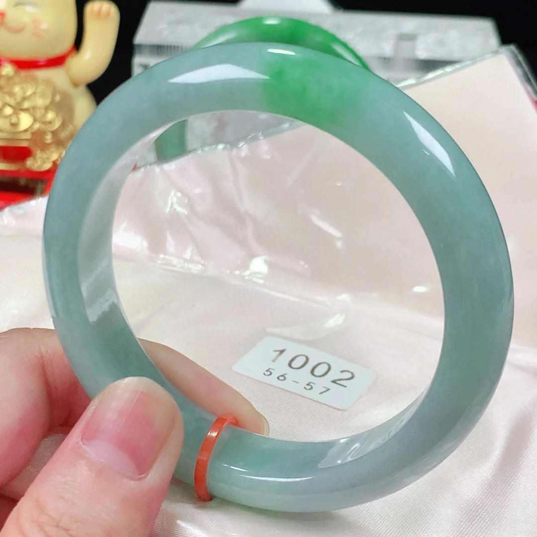 翡翠手镯未镶嵌56圈