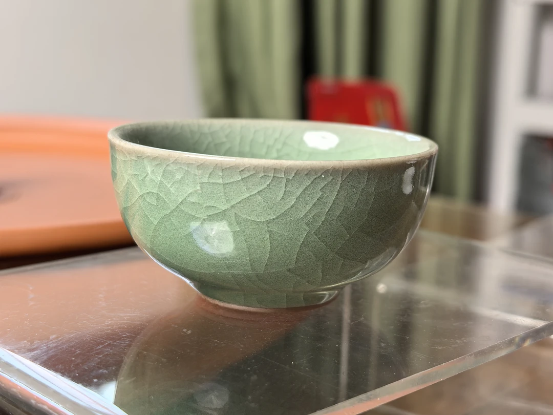 老龙窑徐朝兴大师早期作品70年代梅子青莲子杯底款龙泉青瓷仿宋釉