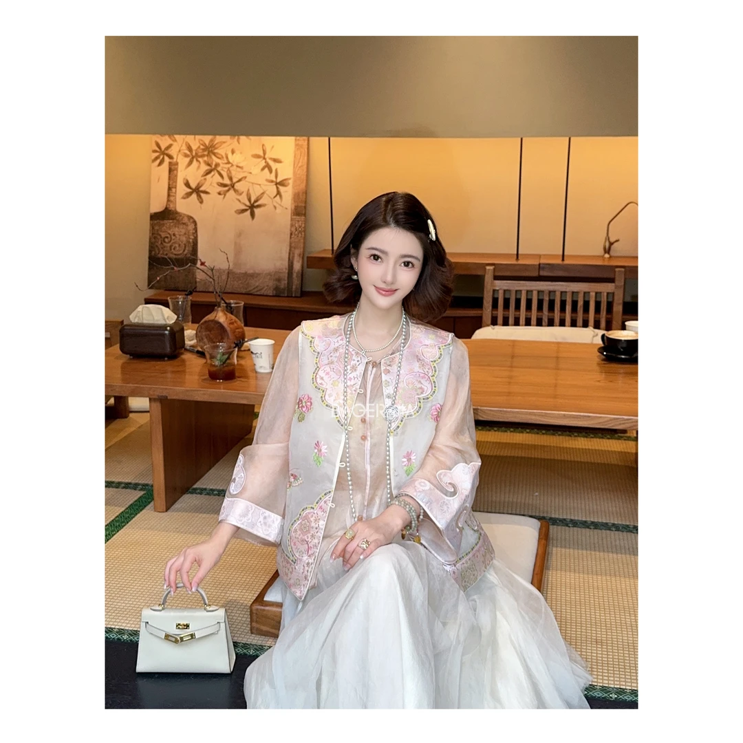 29-【八方如意】宝儿家含幂BJ85525103XQ蝴蝶花朵刺绣对襟宋锦马甲