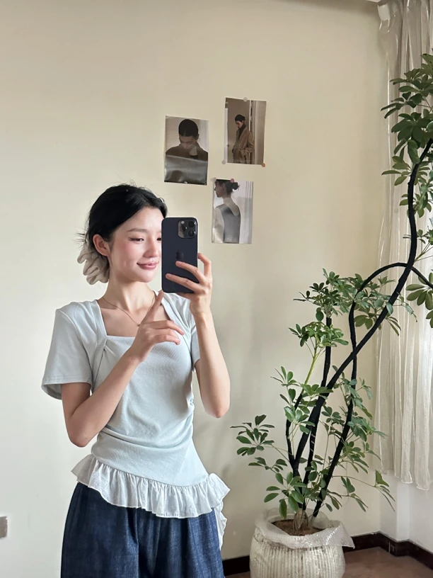 韩系方领弹力螺纹棉T恤拼接不规则荷叶边飘带设计