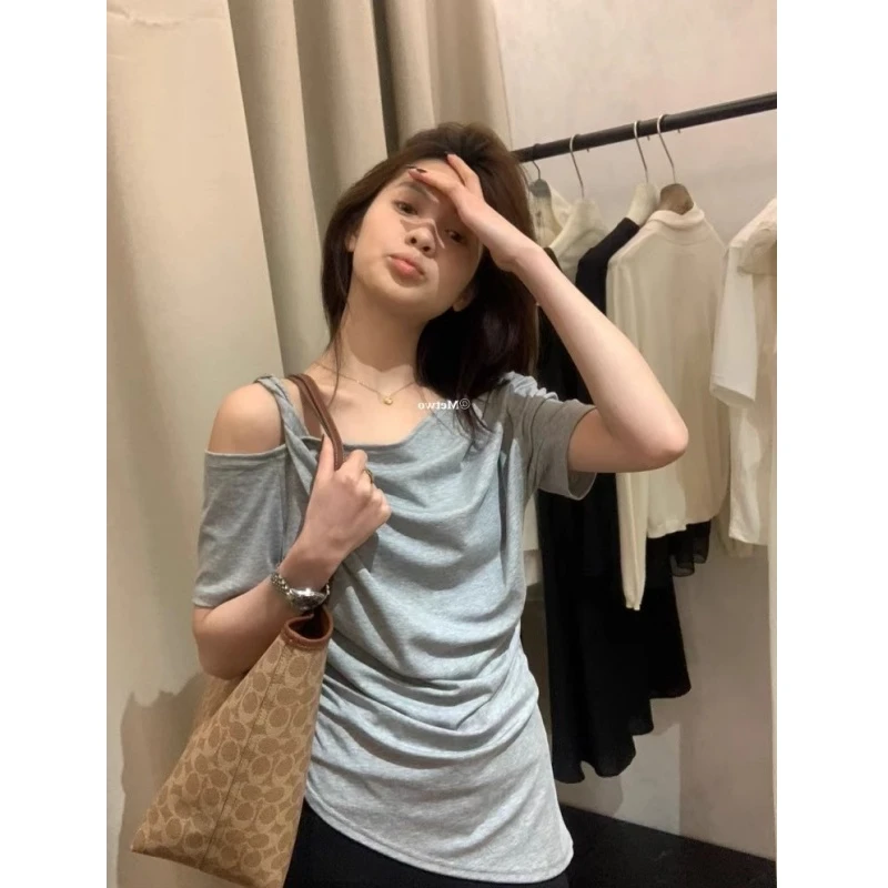 夏季穿搭辣妹露肩短袖t恤女2025新款洋气设计感收腰显瘦灰色上衣
