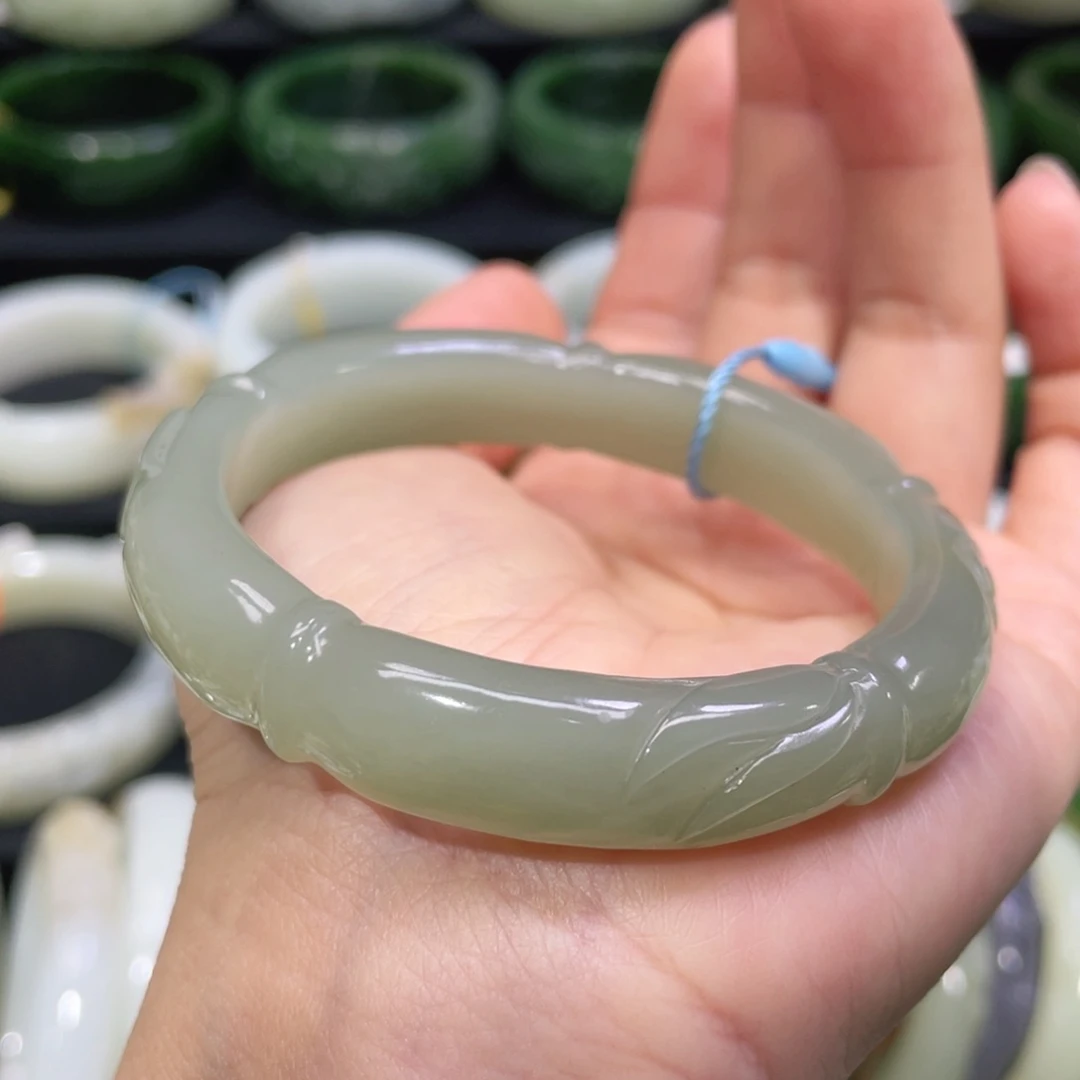 未镶嵌手镯和田玉81