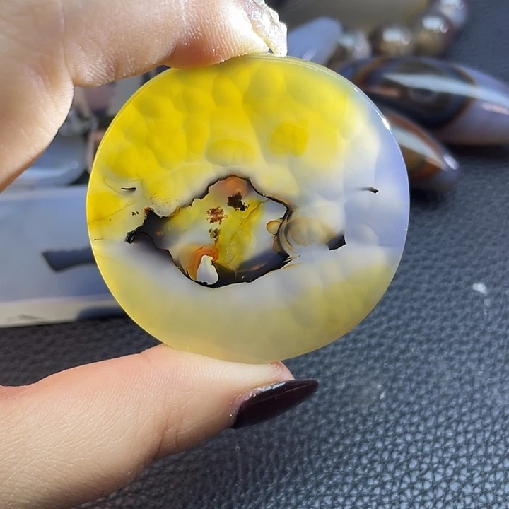 逸***夫玛瑙/玉髓未镶嵌颈饰