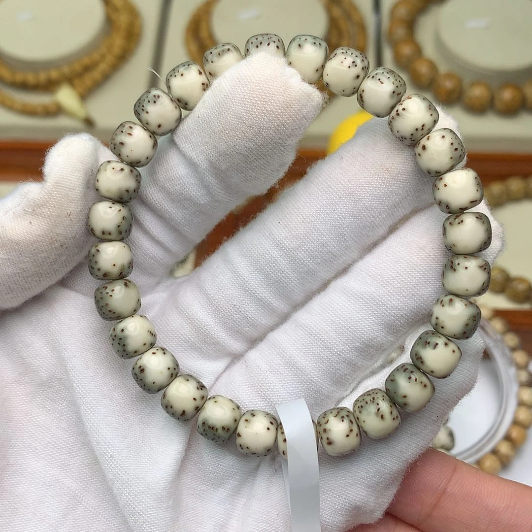 星月菩提手串半壁留白绿背河豚8/7