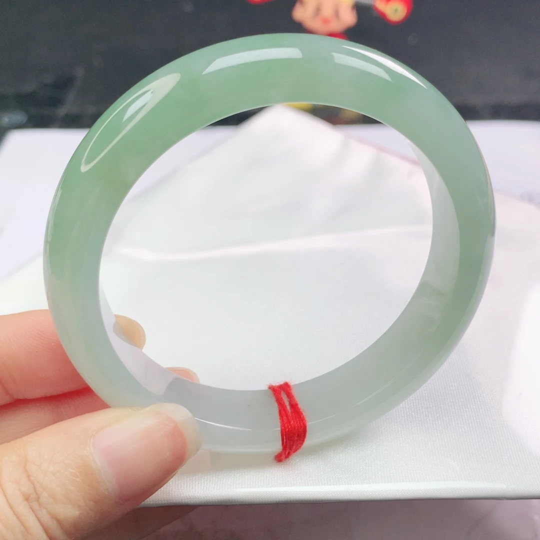翡翠未镶嵌手镯正