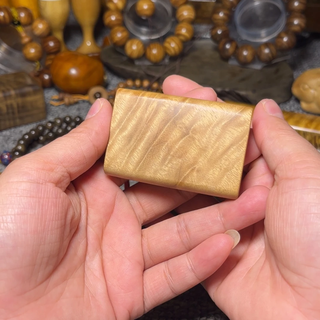 金丝楠无事牌小叶