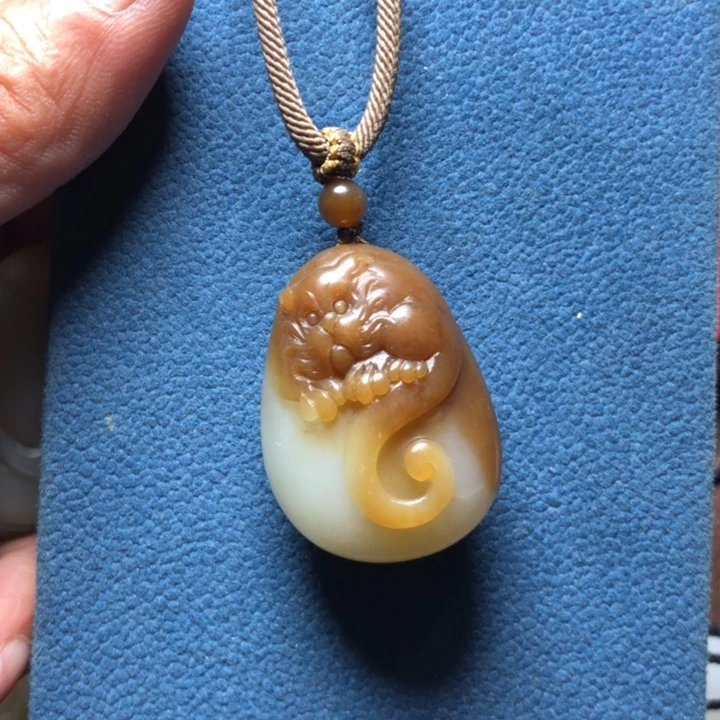 玖***玥和田玉未镶嵌颈饰