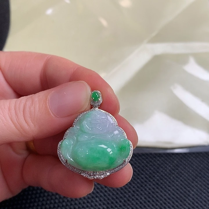 翡翠18K金镶嵌颈饰