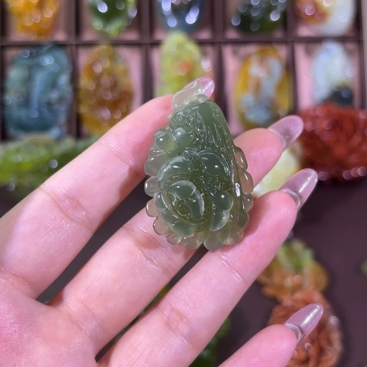未镶嵌蛇纹石玉颈饰