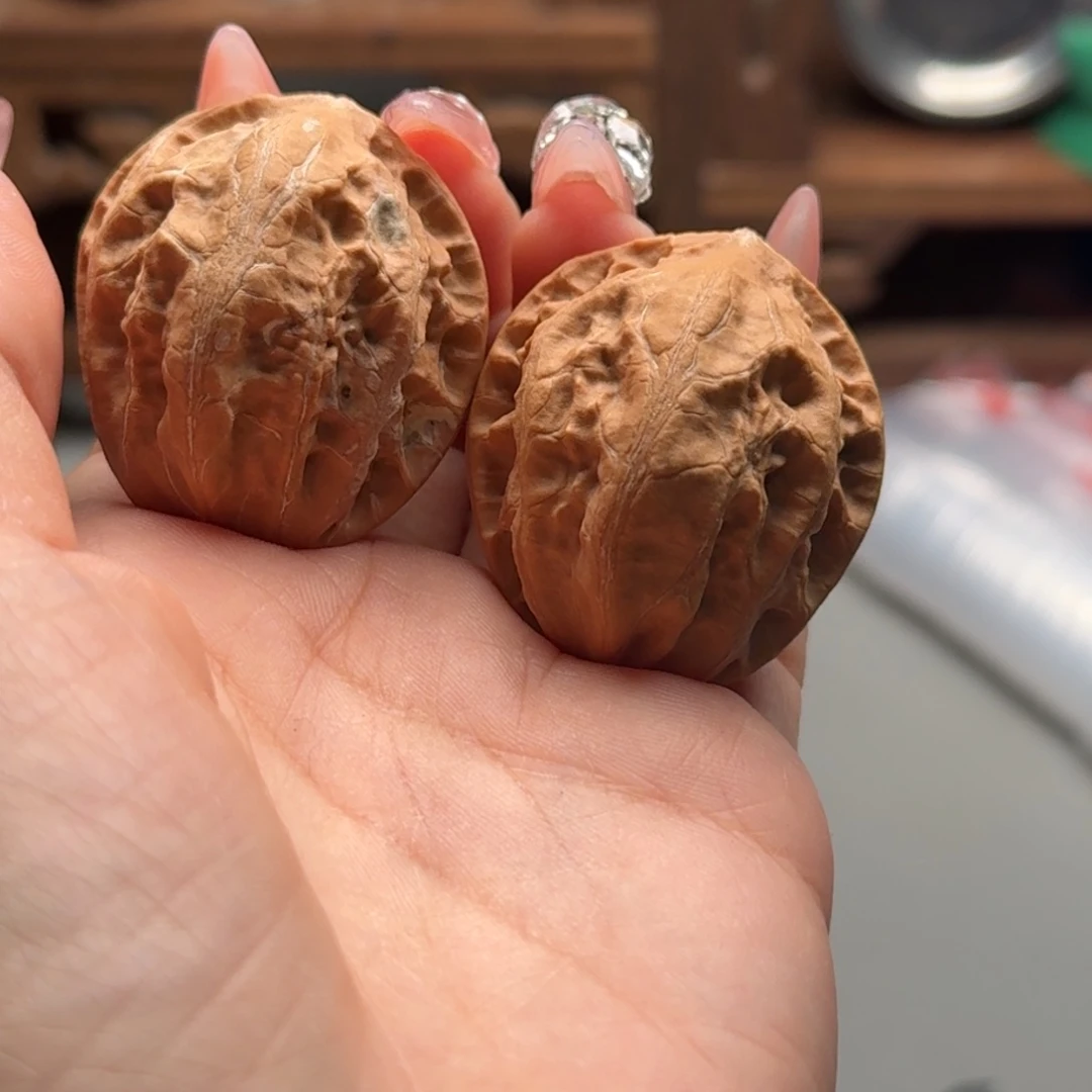 文玩核桃把件关东木子楸百核48花皮