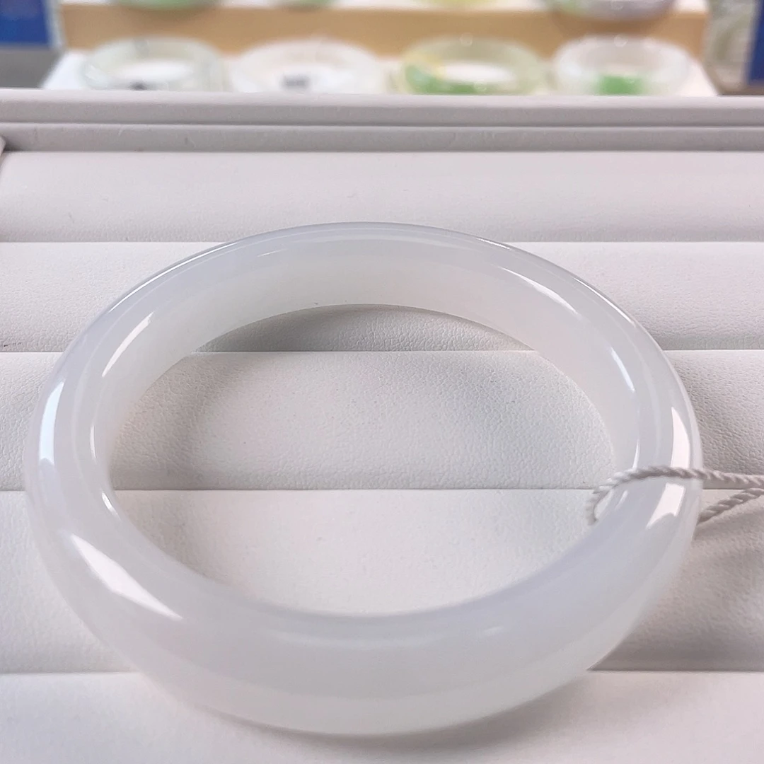 和田玉未镶嵌手镯冰白 捡漏款