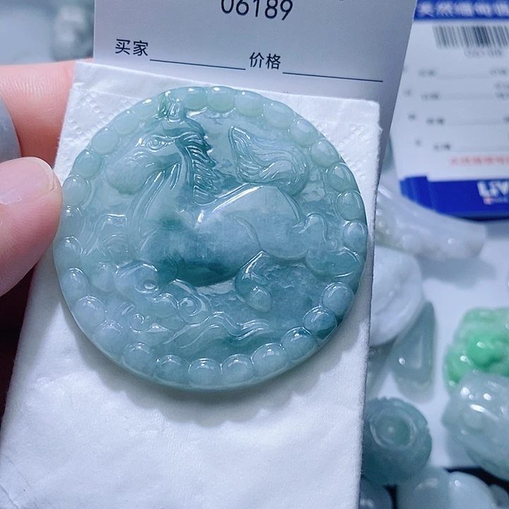 翡翠未镶嵌颈饰天光墟翡翠市场现金代购