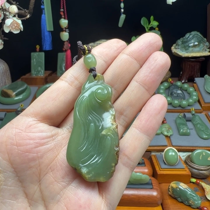 缘***哥岫岩河磨玉（透闪石质玉）未镶嵌颈饰