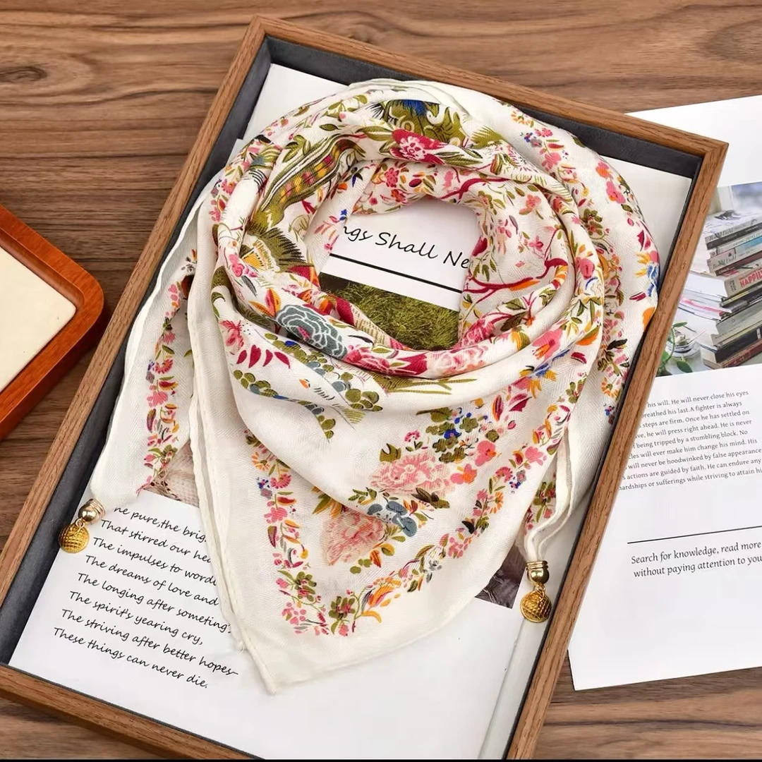 新款围巾围脖气质百搭丝巾磁吸扣方巾棉麻洋气柔软丝绵时尚丝巾