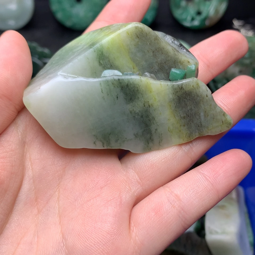 独山玉未镶嵌颈饰