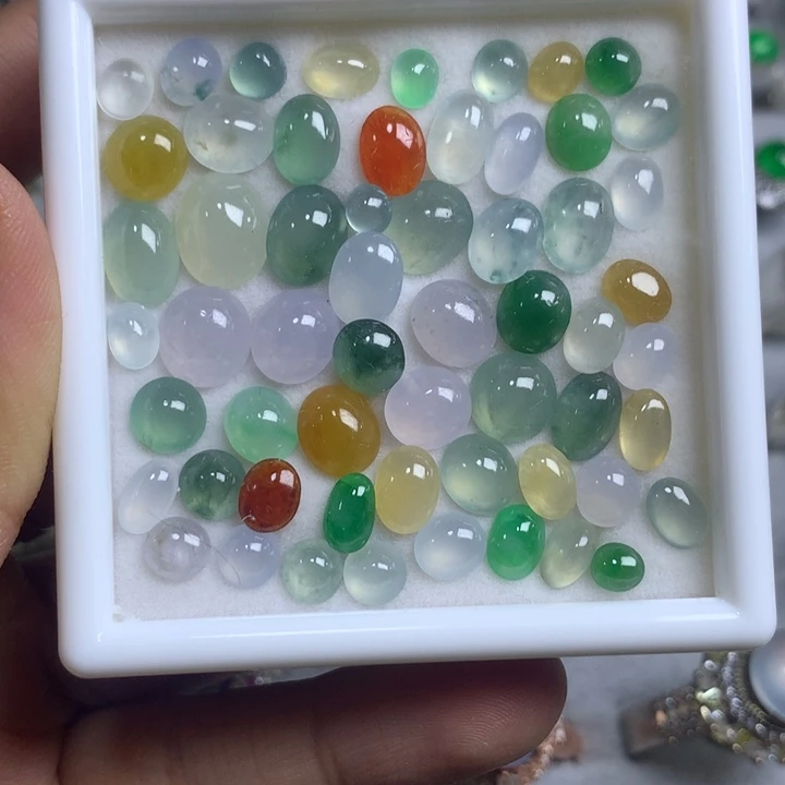 翡翠未镶嵌戒指铜托，卖裸石，需要二次镶嵌