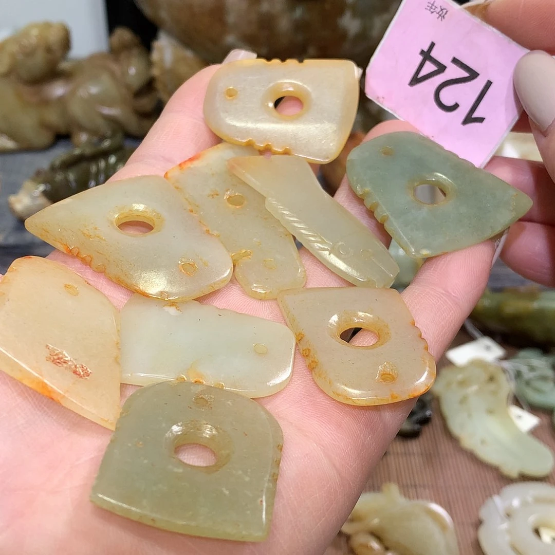 颈饰未镶嵌和田玉