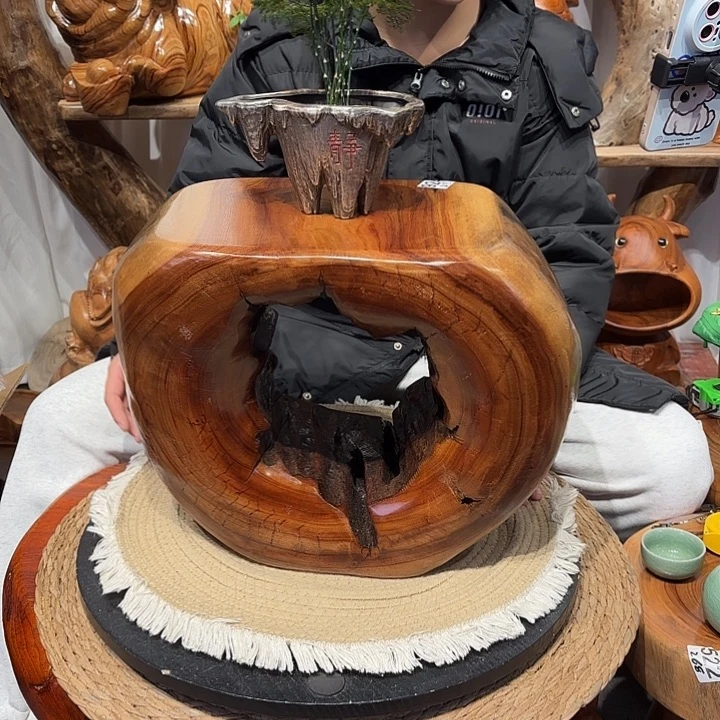 香樟木香樟木根雕凳子一物一拍编号924长30宽25高33