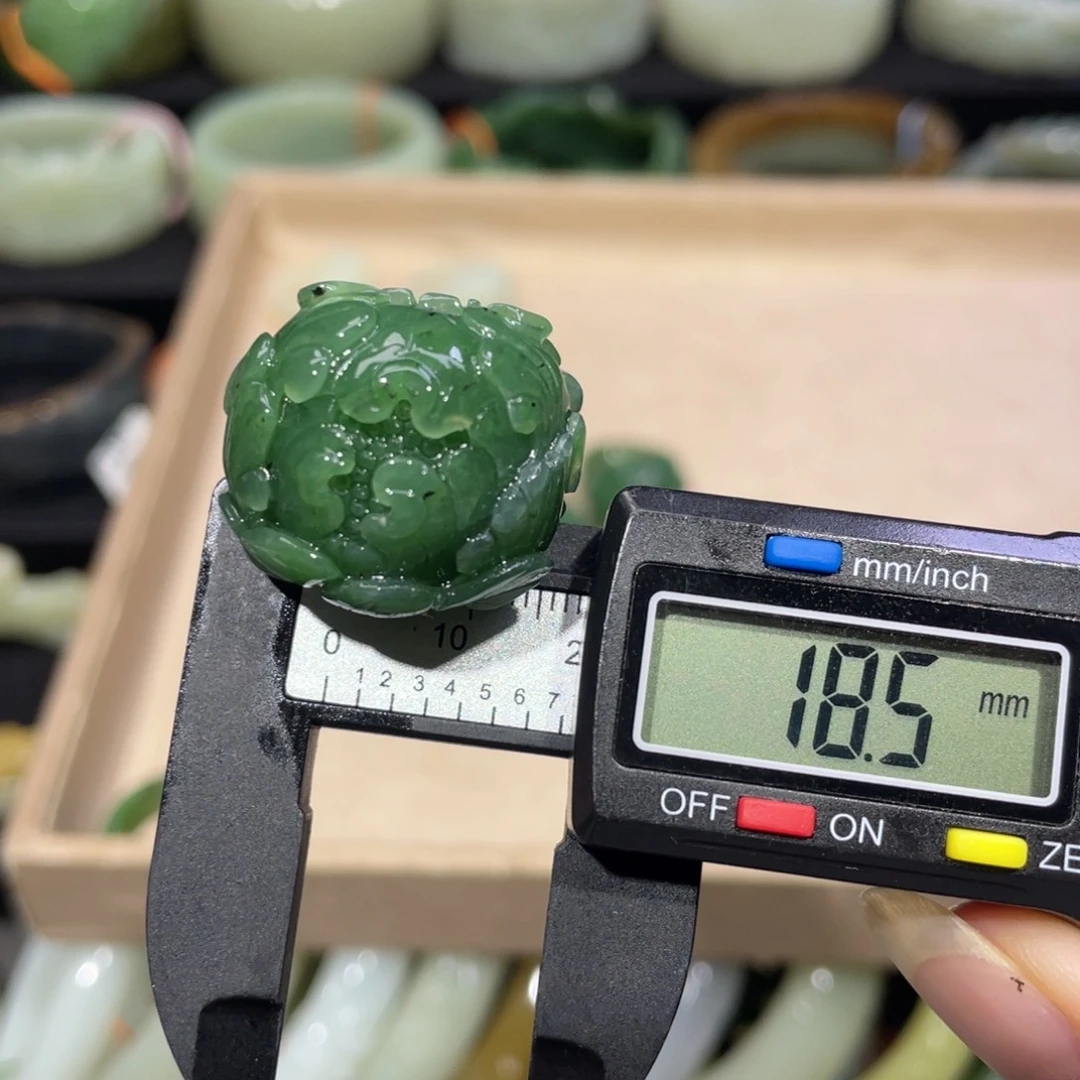 未镶嵌戒指和田玉