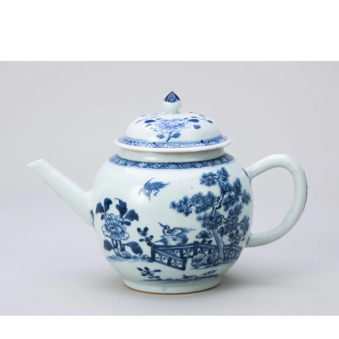 【古董】14、清乾隆  青花庭院洞石牡丹苍松雀鸟图宝珠钮单柄执壶