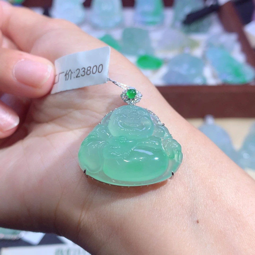 颈饰18K金镶嵌翡翠翡翠