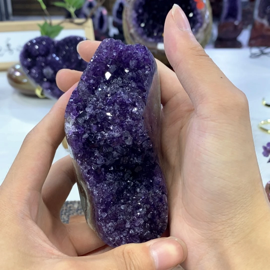 未镶嵌水晶大型摆件（非配饰）