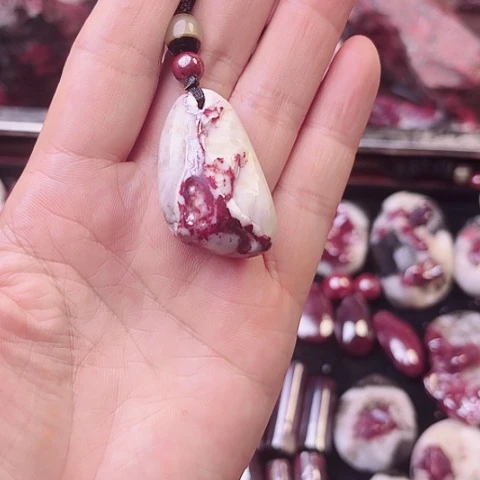 【闪购商品】天然辰砂天然原矿朱砂吊坠