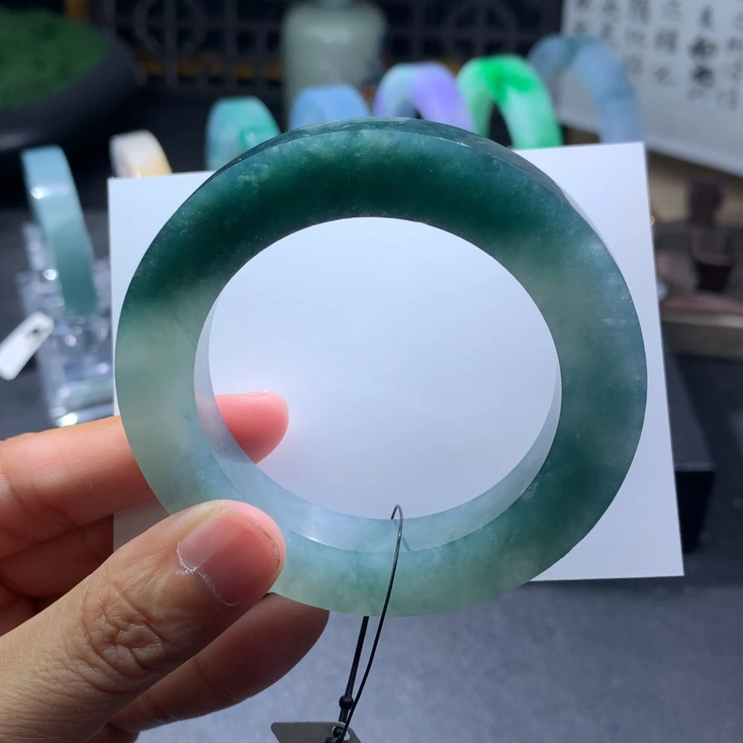 未镶嵌手镯定制翡翠