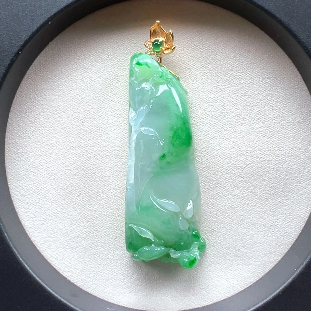 翡翠18K金镶嵌颈饰竹节