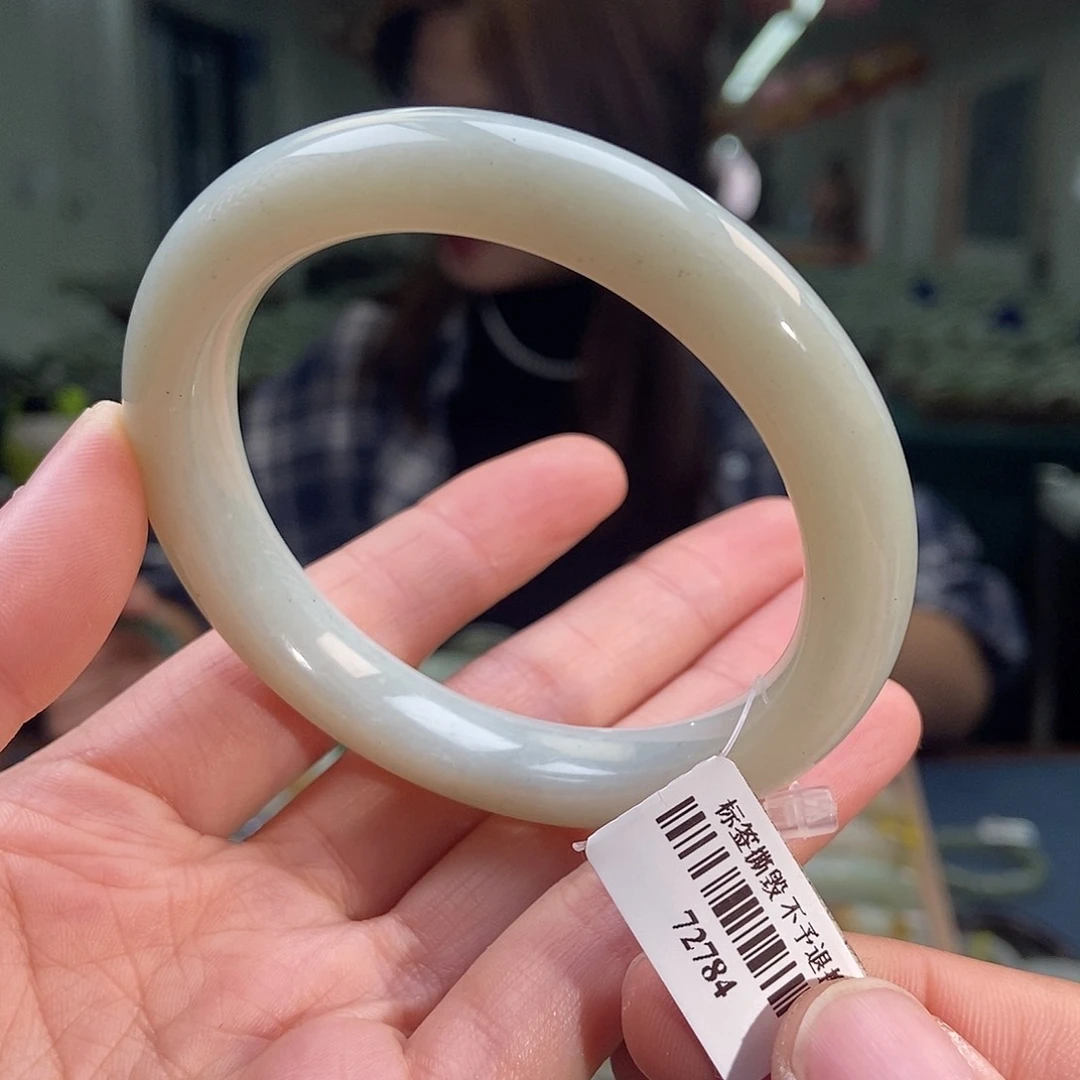 和田玉手镯未镶嵌57 56