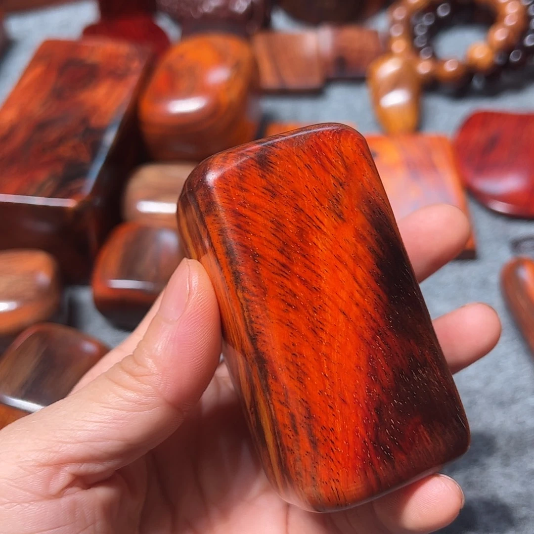 L****交趾黄檀（大红酸枝）