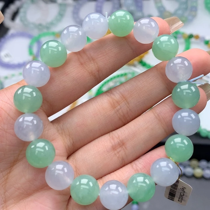 翡翠手镯未镶嵌翡翠