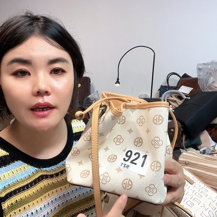 PVC包包包包包包吧