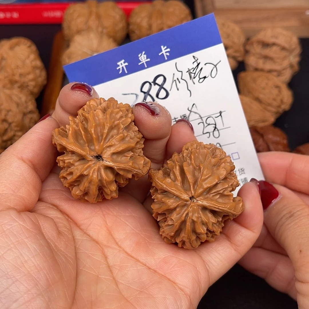 桃核吊坠飞*金钱鼠38尺。 288