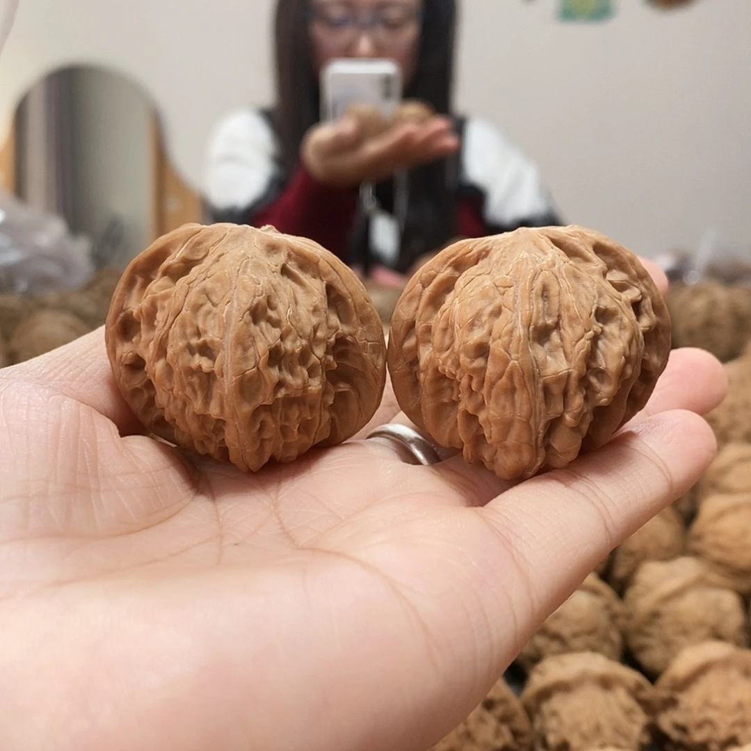 文玩核桃吊坠磨盘40+磕