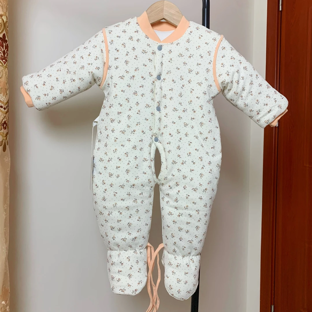 宝宝棉花包脚连体衣冬季新款女宝加厚400克棉花爬服开档男宝卡通