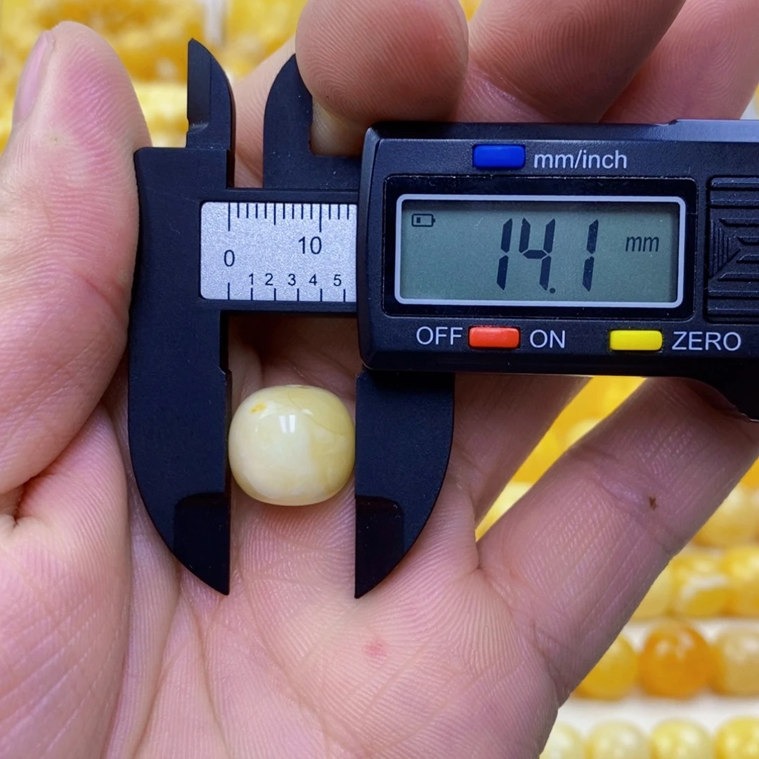 琥珀未镶嵌珠宝奇石13*14mm微瑕