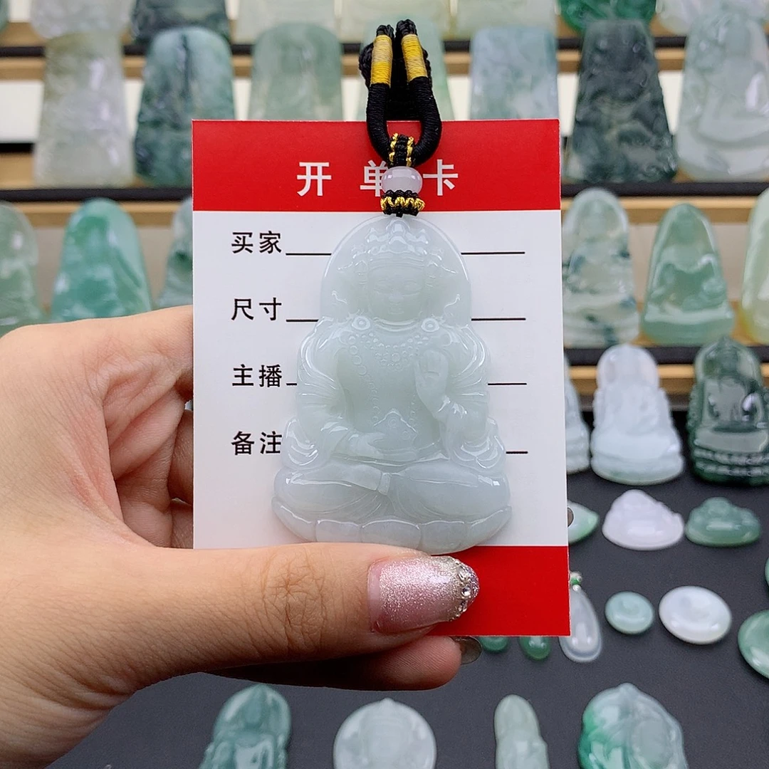 翡翠未镶嵌颈饰度母