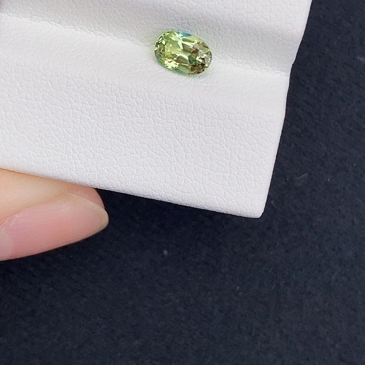 蓝宝石裸石0.73 ct